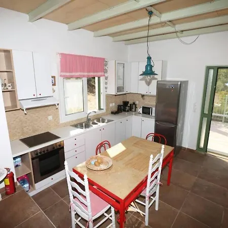 Kalamakia House-stylish Near Petani Beach *