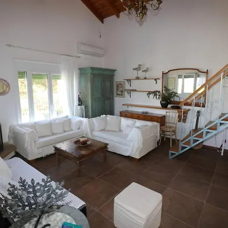 Kalamakia House-stylish Near Petani Beach