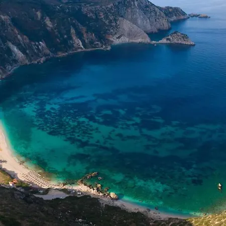 Kalamakia House-stylish Near Petani Beach *